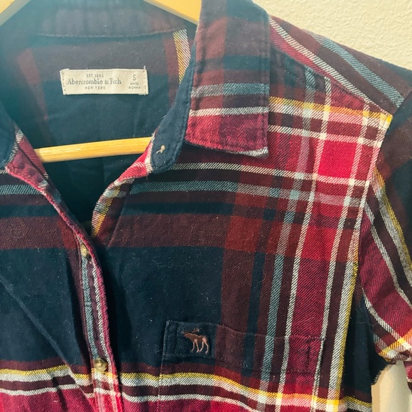 Abercrombie and Fitch Women Flannel Shirt - Picture 2 of 4